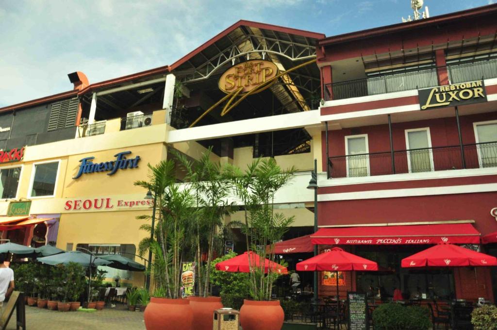 Our Awesome Hostel- Manila Makati City Exterior foto